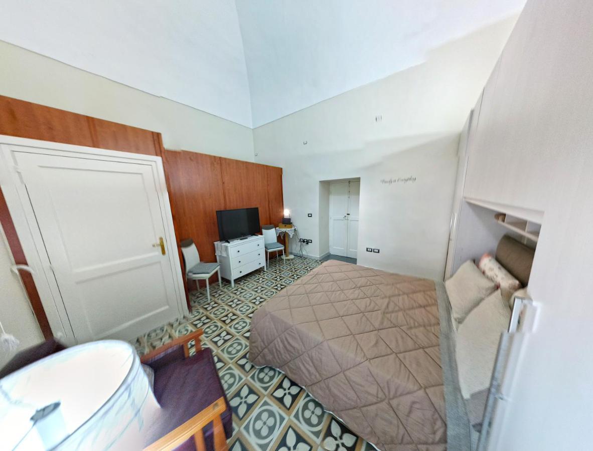 Appartamento Manfredi มันเฟรโดเนีย ภายนอก รูปภาพ